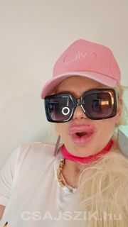 Moniqe videok szexpartner +36 30 377 0287 fénykép 1.